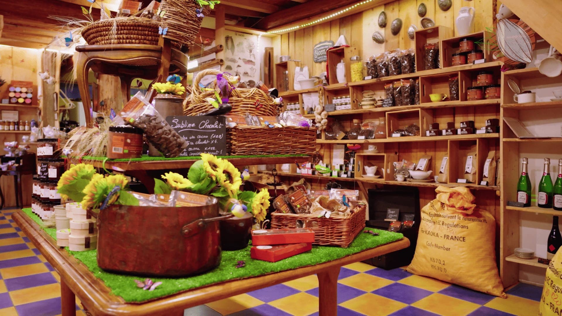 Les étals de chocolats de la boutique