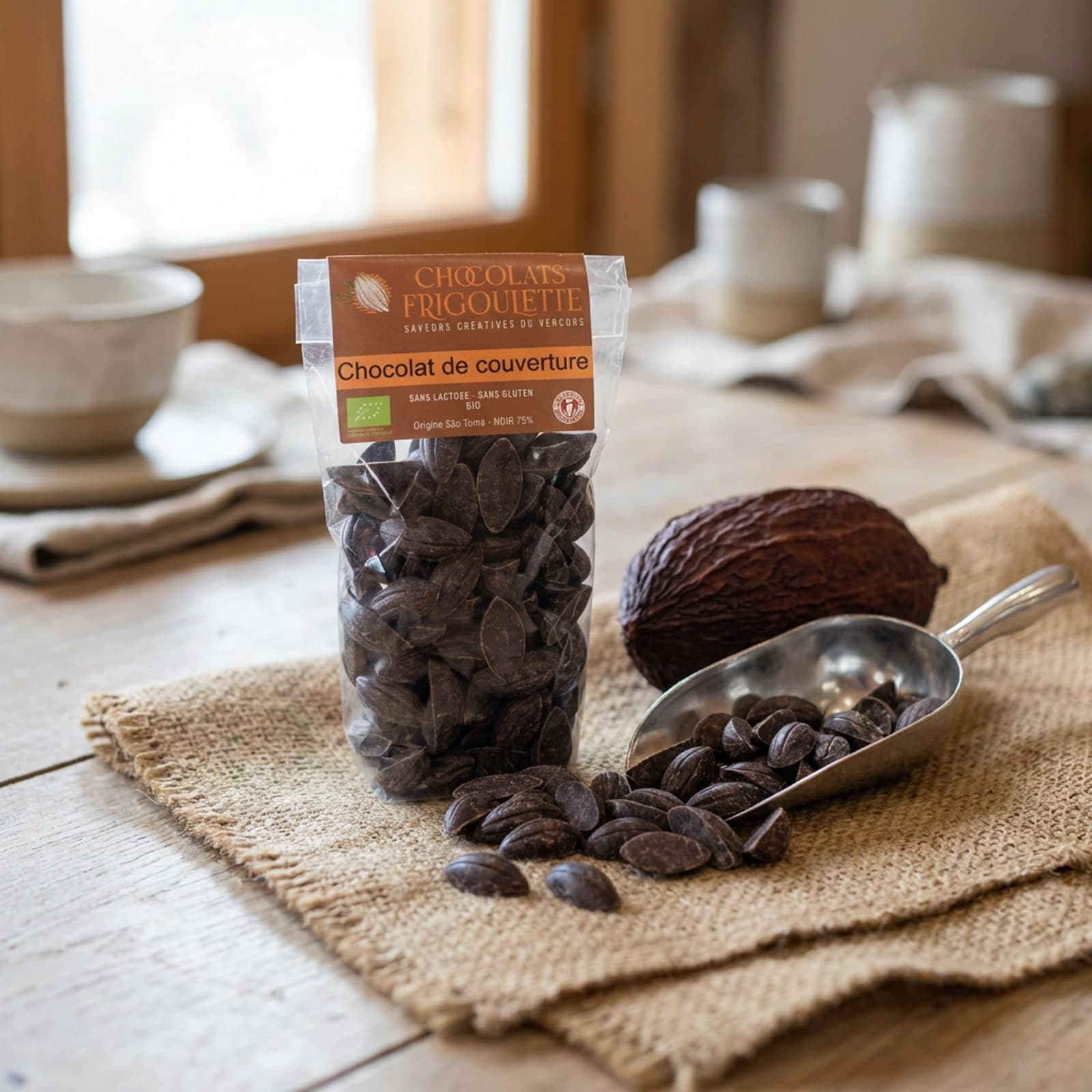 Chocolat noir pour patisserie - 200 g Frigoulette, mis en scène