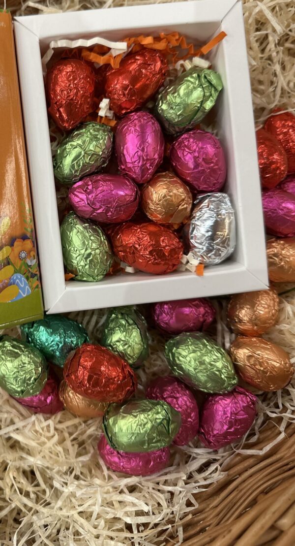 "oeufs pralinés , chocolats frigoulette, vercors drome"